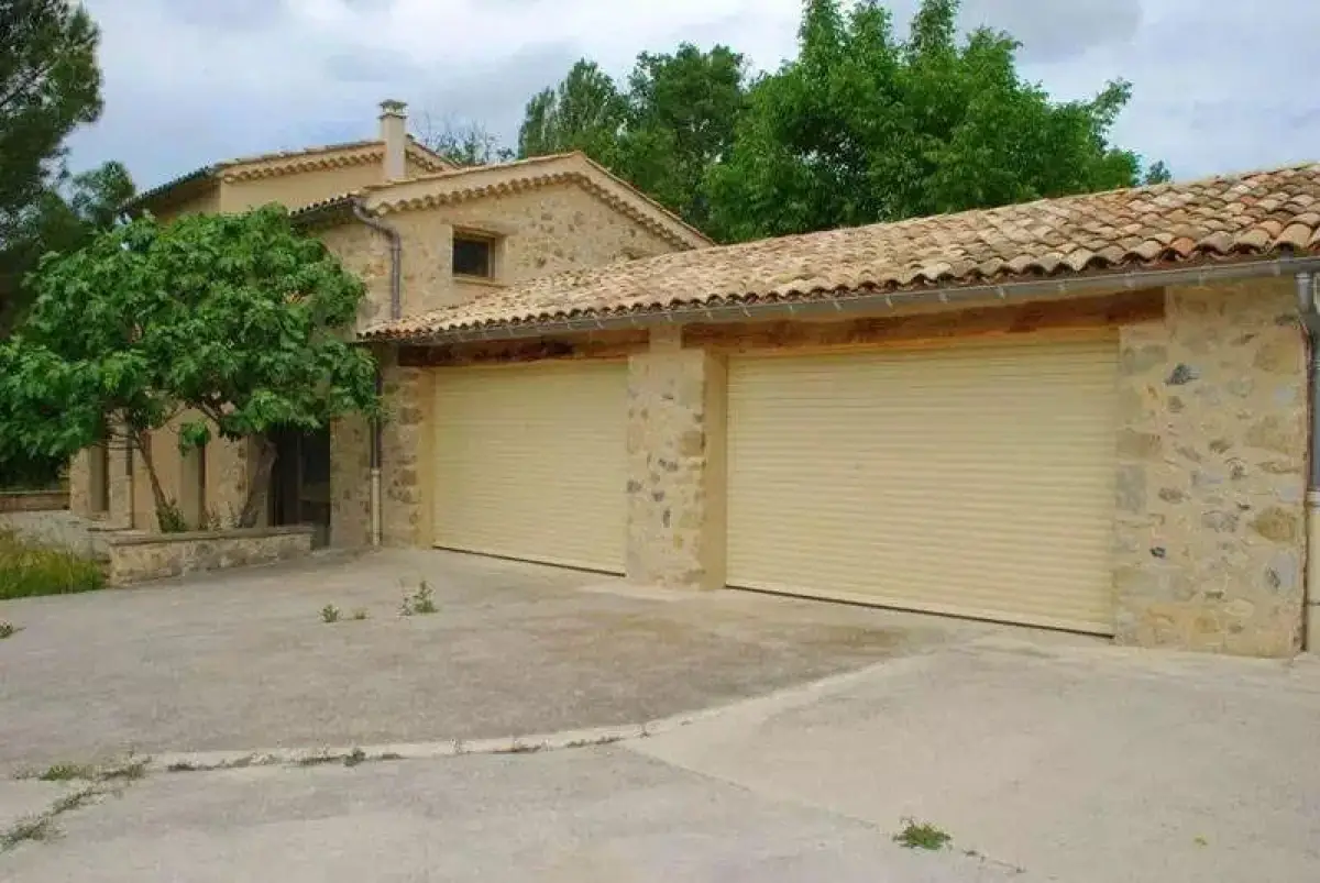 Porte de garage enroulable
